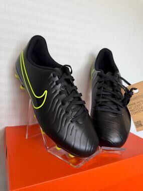 Nike Jr Legend 10 Club FG/MG Soccer Cleats Youth 5.5Y Black Volt NWT